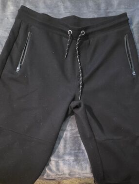 Aeropostale Men's Black Jogger Sweatpants with Zipper Pockets